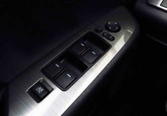 Подержанный автомобиль Mazda 6 Liftback 2012 года (12 фото)