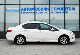 Подержанный автомобиль Peugeot 408 2013 года (6 фото)