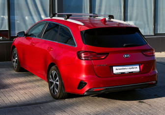 Подержанный автомобиль Kia Ceed Wagon 2019 года (3 фото)