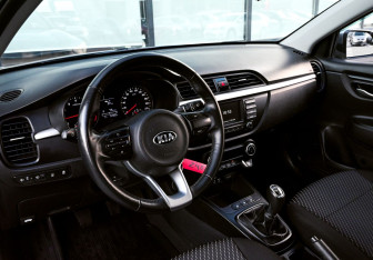 Подержанный автомобиль Kia Rio Sedan 2020 года (15 фото)
