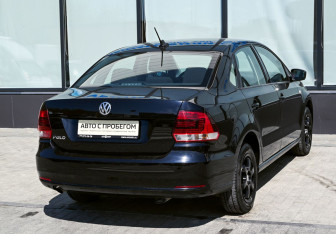 Подержанный автомобиль Volkswagen Polo Sedan 2017 года (5 фото)