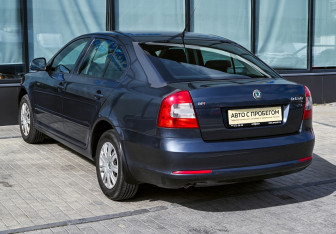 Подержанный автомобиль Skoda Octavia Liftback 2010 года (3 фото)