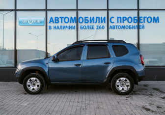 Подержанный автомобиль Renault Duster 2015 года (2 фото)