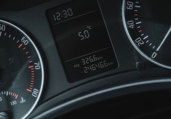 Подержанный автомобиль Skoda Octavia Liftback 2013 года (14 фото)