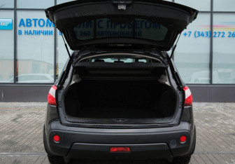 Подержанный автомобиль Nissan Qashqai 2011 года (19 фото)