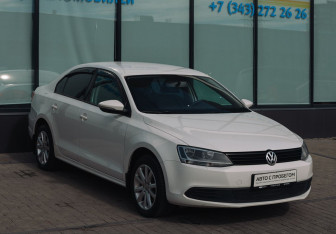Подержанный автомобиль Volkswagen Jetta Sedan 2012 года (7 фото)