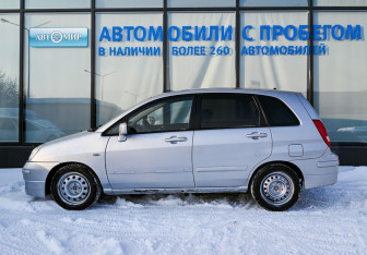 Подержанный автомобиль Suzuki Liana Wagon 2004 года (2 фото)