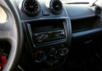 Подержанный автомобиль LADA (ВАЗ) Granta Sedan 2013 года (11 фото)