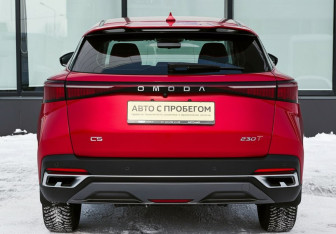 Подержанный автомобиль Omoda C5 2023 года (4 фото)