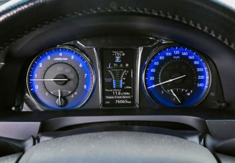 Подержанный автомобиль Toyota Camry Sedan 2015 года (19 фото)