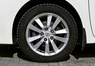 Подержанный автомобиль Toyota Corolla Sedan 2013 года (20 фото)