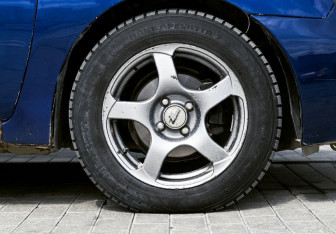 Подержанный автомобиль Toyota Prius Sedan 2001 года (18 фото)