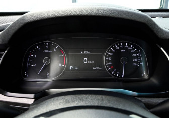 Подержанный автомобиль Kia K7 2020 года (10 фото)