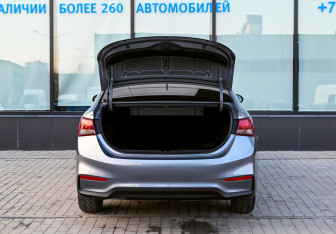 Подержанный автомобиль Hyundai Solaris Sedan 2018 года (20 фото)
