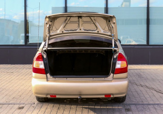 Подержанный автомобиль Hyundai Accent Sedan 2006 года (18 фото)