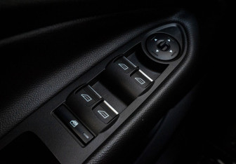 Подержанный автомобиль Ford Kuga 2018 года (17 фото)