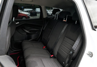 Подержанный автомобиль Ford Kuga 2014 года (17 фото)