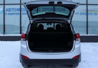 Подержанный автомобиль Hyundai ix35 2014 года (20 фото)