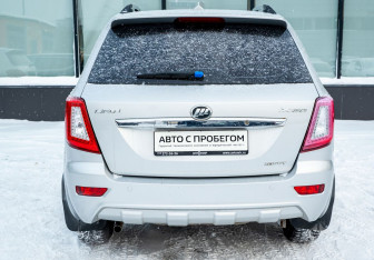 Подержанный автомобиль Lifan X60 2015 года (4 фото)