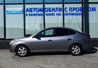 Подержанный автомобиль Hyundai Elantra Sedan 2010 года (2 фото)
