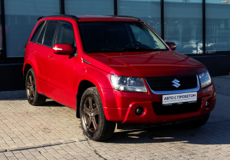 Подержанный автомобиль Suzuki Grand Vitara 2008 года (7 фото)