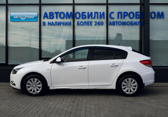 Подержанный автомобиль Chevrolet Cruze Hatchback 2012 года (2 фото)