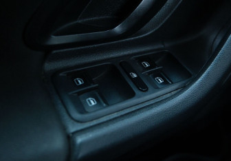 Подержанный автомобиль Skoda Fabia Hatchback 2011 года (12 фото)