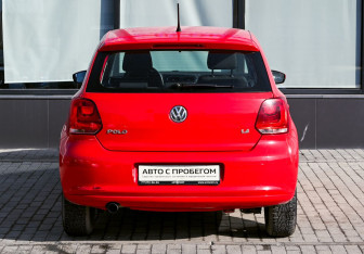 Подержанный автомобиль Volkswagen Polo Hatchback 2011 года (4 фото)