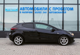 Подержанный автомобиль Kia Ceed Hatchback 2013 года (6 фото)