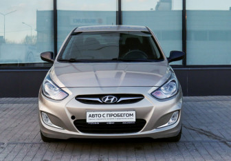 Подержанный автомобиль Hyundai Solaris Sedan 2014 года (8 фото)