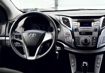 Подержанный автомобиль Hyundai i40 Sedan 2016 года (20 фото)