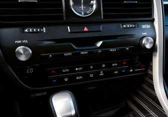 Подержанный автомобиль Lexus RX 2019 года (14 фото)