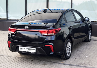 Подержанный автомобиль Kia Rio Sedan 2017 года (5 фото)