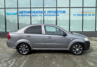 Подержанный автомобиль Chevrolet Aveo Sedan 2007 года (6 фото)