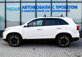 Подержанный автомобиль Kia Sorento 2015 года (2 фото)
