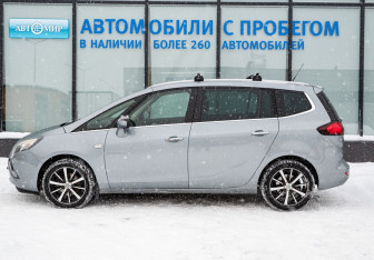 Подержанный автомобиль Opel Zafira Compactvan 2013 года (3 фото)