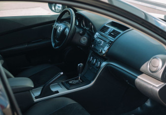 Подержанный автомобиль Mazda 6 Sedan 2010 года (11 фото)