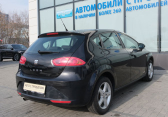 Подержанный автомобиль SEAT Leon Hatchback 2012 года (5 фото)