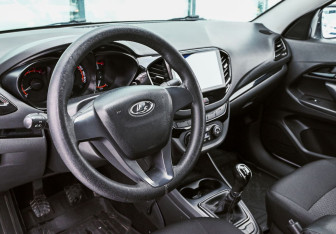 Подержанный автомобиль LADA (ВАЗ) Vesta Sedan 2021 года (10 фото)