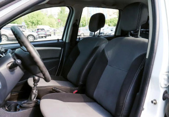 Подержанный автомобиль Renault Duster 2014 года (14 фото)