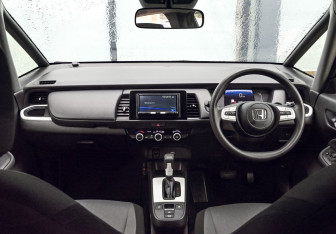 Подержанный автомобиль Honda Fit 2021 года (18 фото)