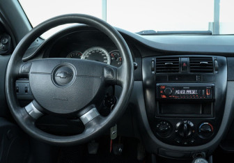 Подержанный автомобиль Chevrolet Lacetti Sedan 2006 года (10 фото)