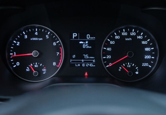 Подержанный автомобиль Kia Rio Sedan 2017 года (16 фото)