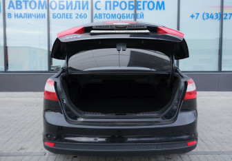 Подержанный автомобиль Ford Focus Sedan 2011 года (18 фото)