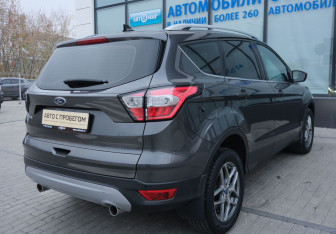 Подержанный автомобиль Ford Kuga 2018 года (5 фото)