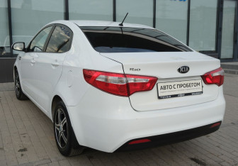 Подержанный автомобиль Kia Rio Sedan 2014 года (3 фото)