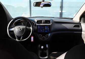 Подержанный автомобиль Haima M3 2014 года (17 фото)