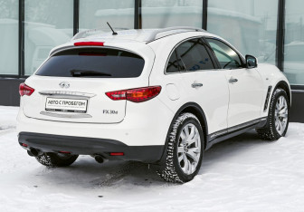 Подержанный автомобиль Infiniti FX 2012 года (5 фото)