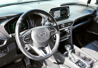 Подержанный автомобиль Hyundai Santa Fe 2018 года (15 фото)