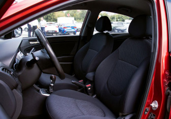 Подержанный автомобиль Hyundai Solaris Sedan 2011 года (14 фото)